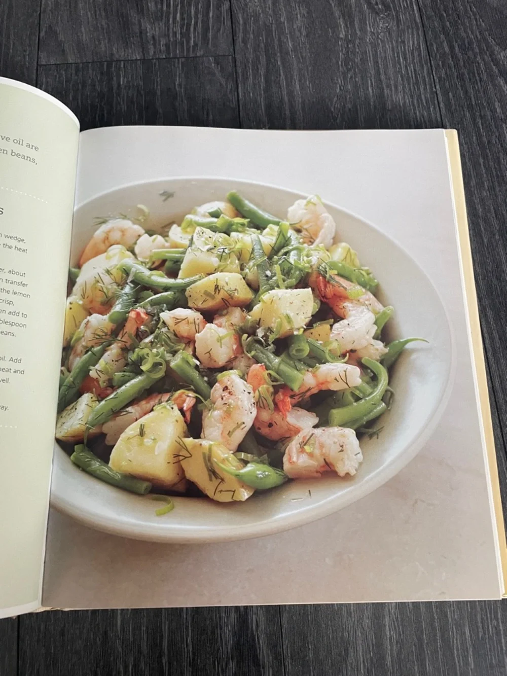 Williams-Sonoma Fresh + Fast Weeknight Cookbook — Green & White Cover